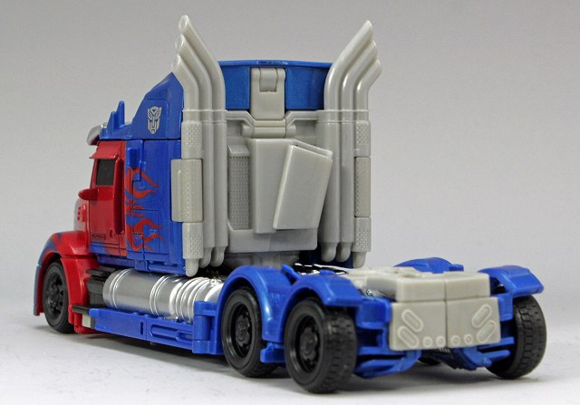 TLKEX_OPTIMUSPRIME_02.jpg